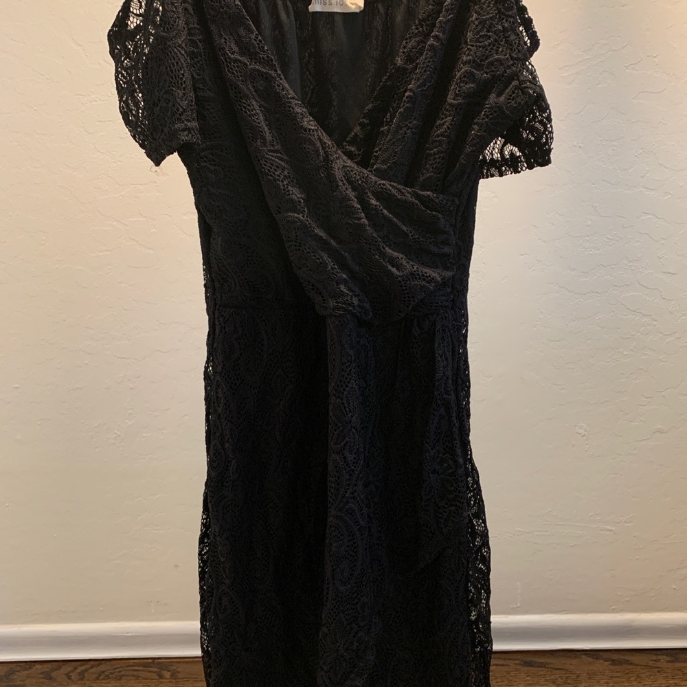 Cold shoulder black lace mini dress